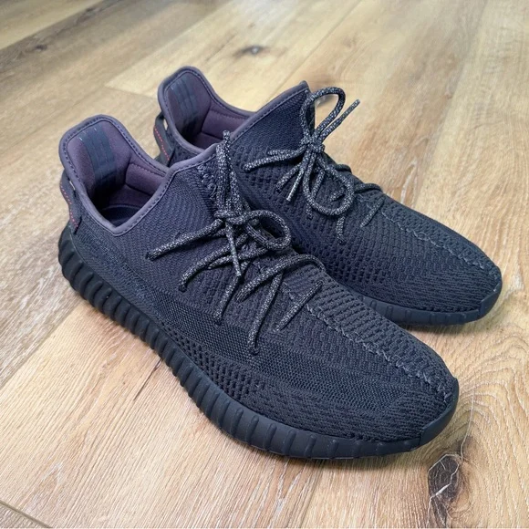 Yeezy Boost 350 V2 “Triple Black” – Men’s Size 13 – Excellent Condition + Box - Picture 4 of 8